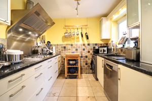 Kitchen- click for photo gallery